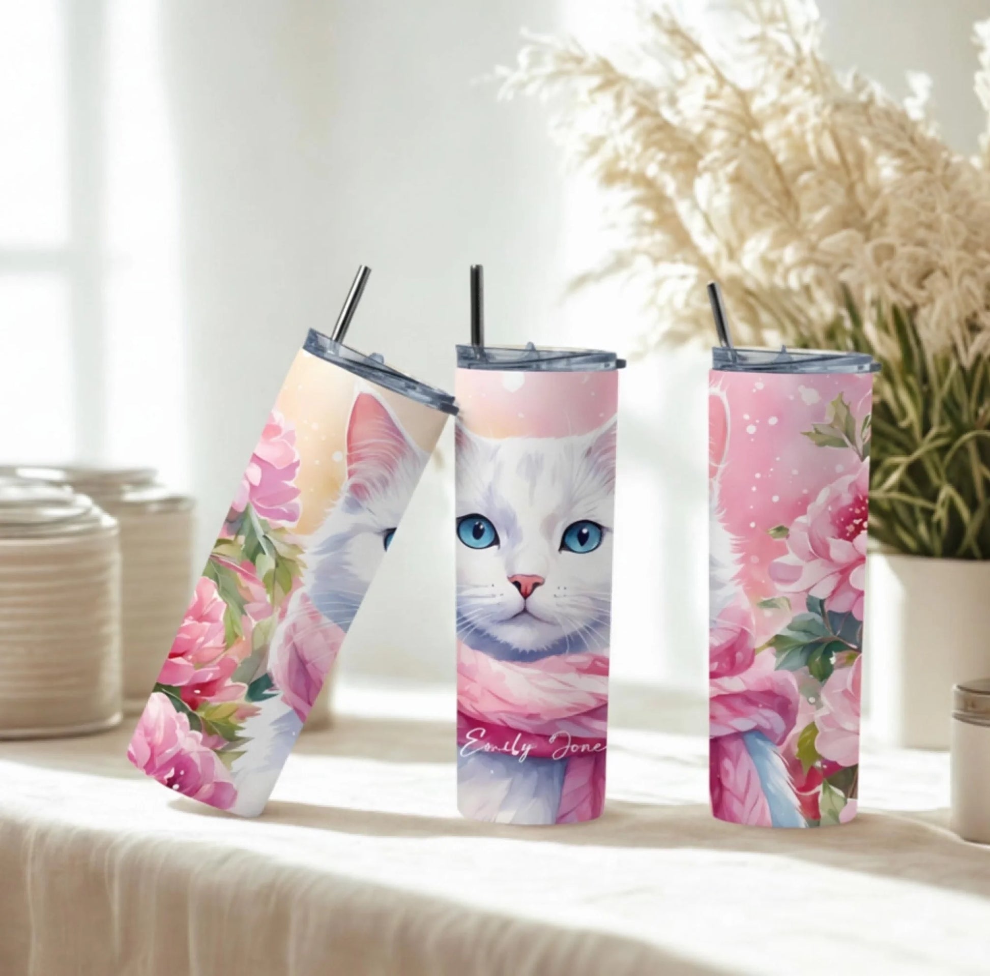 snapzy-xmas0006-winter-cat-tumbler-lifestyle.jpg