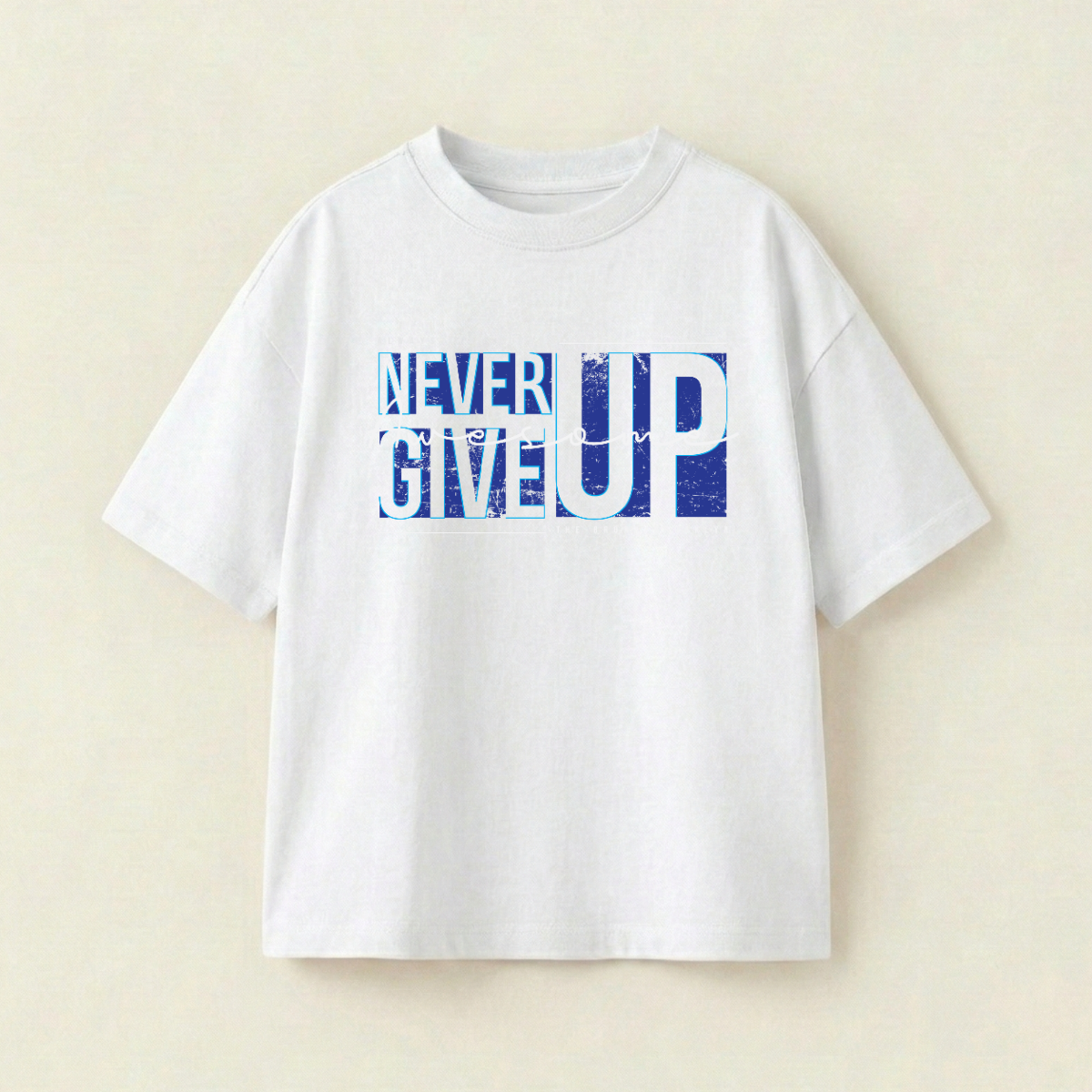 NEVER GIVE UP - Oversize 250 GSM on the front (2AVXL7) - White - XL